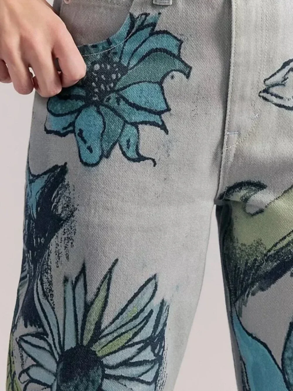 NWT Free People Tinsley Printed Straight Leg Jeans in Seashore Combo - Picture 3 of 10